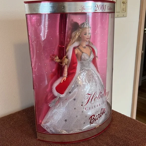 2001 Holiday Barbie - Picture 6 of 6